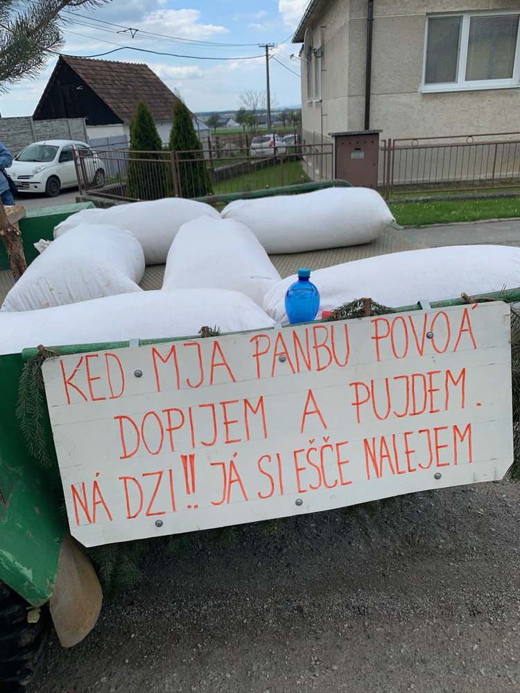 ruzova-tuzka